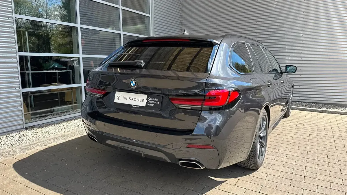 Gebraucht BMW 540 Efficient Dynamics 340 PS (250 kW) 2022 Sophistograu brillanteffekt Kombi