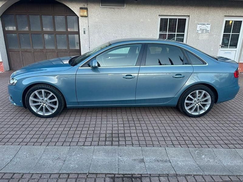 Gebraucht Audi A4 Ambiente 160 PS (117 kW) 2008 Blau Limousine