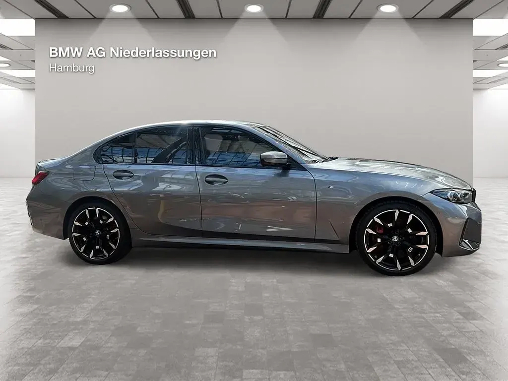 Gebraucht BMW 330 M Sport 258 PS (189 kW) 2025 Grau Limousine