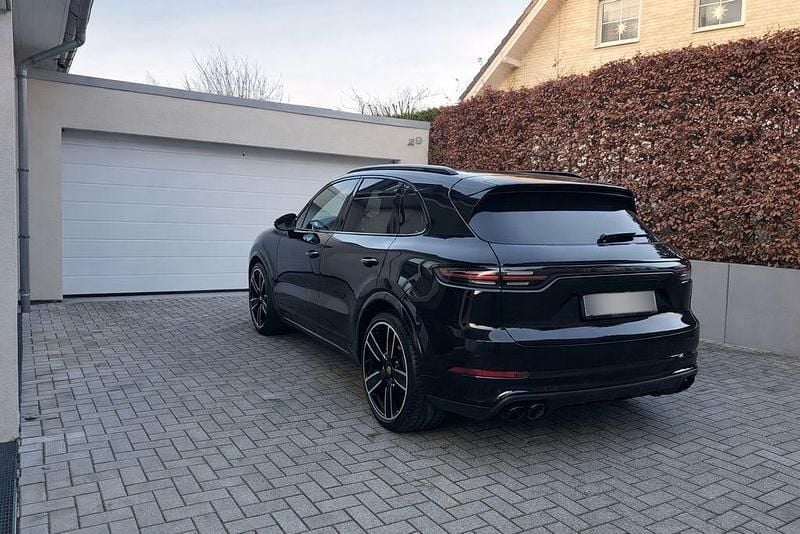 Gebraucht Porsche Cayenne Turbo 549 PS (403 kW) 2019 Schwarz SUV