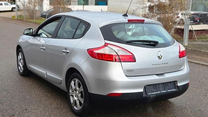 Gebraucht Renault Mégane Initiale Paris 116 PS (85 kW) 2014 Silber Limousine