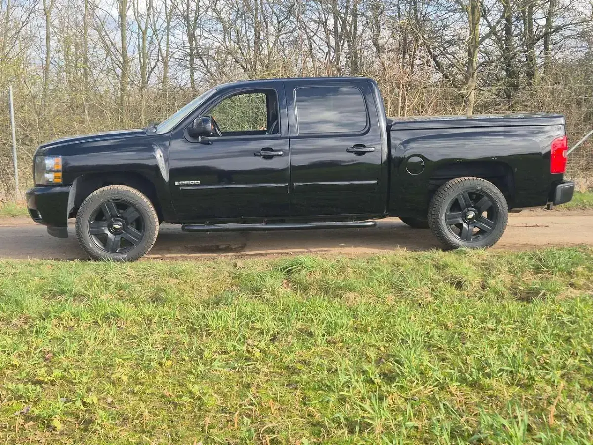 Gebraucht Chevrolet Silverado 320 PS (235 kW) 2008 Schwarz SUV