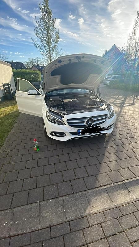 Gebraucht Mercedes C220 170 PS (125 kW) 2014 Weiß Limousine
