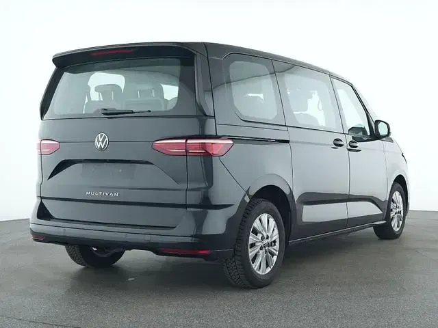 Gebraucht VW Multivan Life 204 PS (150 kW) 2023 Schwarzkeine angabe Van / Kleinbus