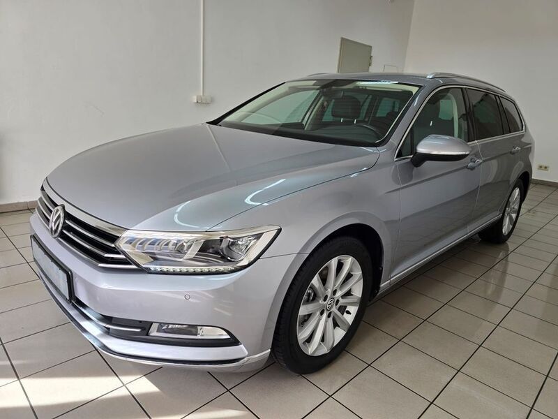 Silber Gebraucht 2019 VW Passat Highline Kombi | 18.990 € (Fairer Preis) - Bild 1/4