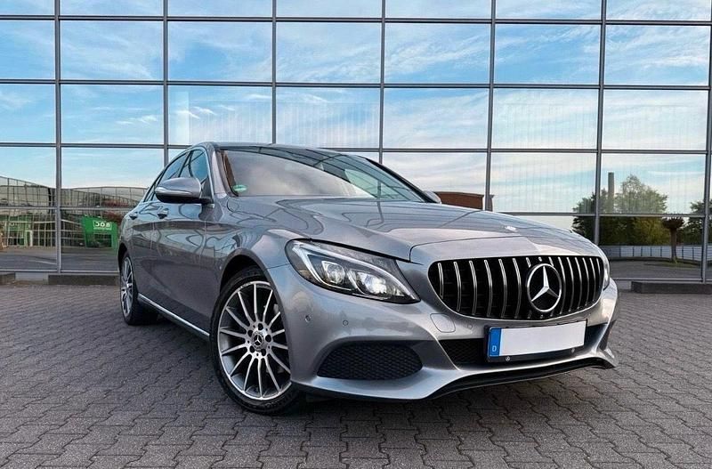 Grau Gebraucht 2014 Mercedes C220 Limousine | 17.999 € (Teuer) - Bild 1/4