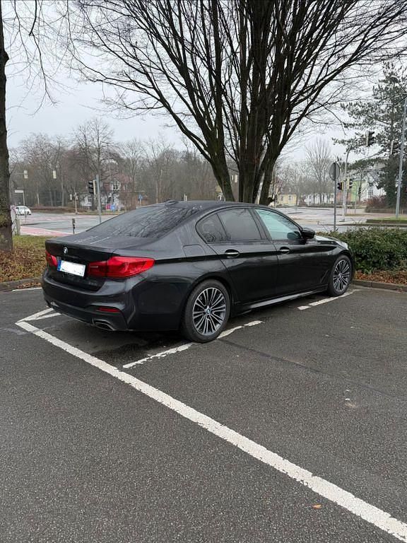 Gebraucht BMW 530 Shadowline 265 PS (194 kW) 2017 Grau Limousine