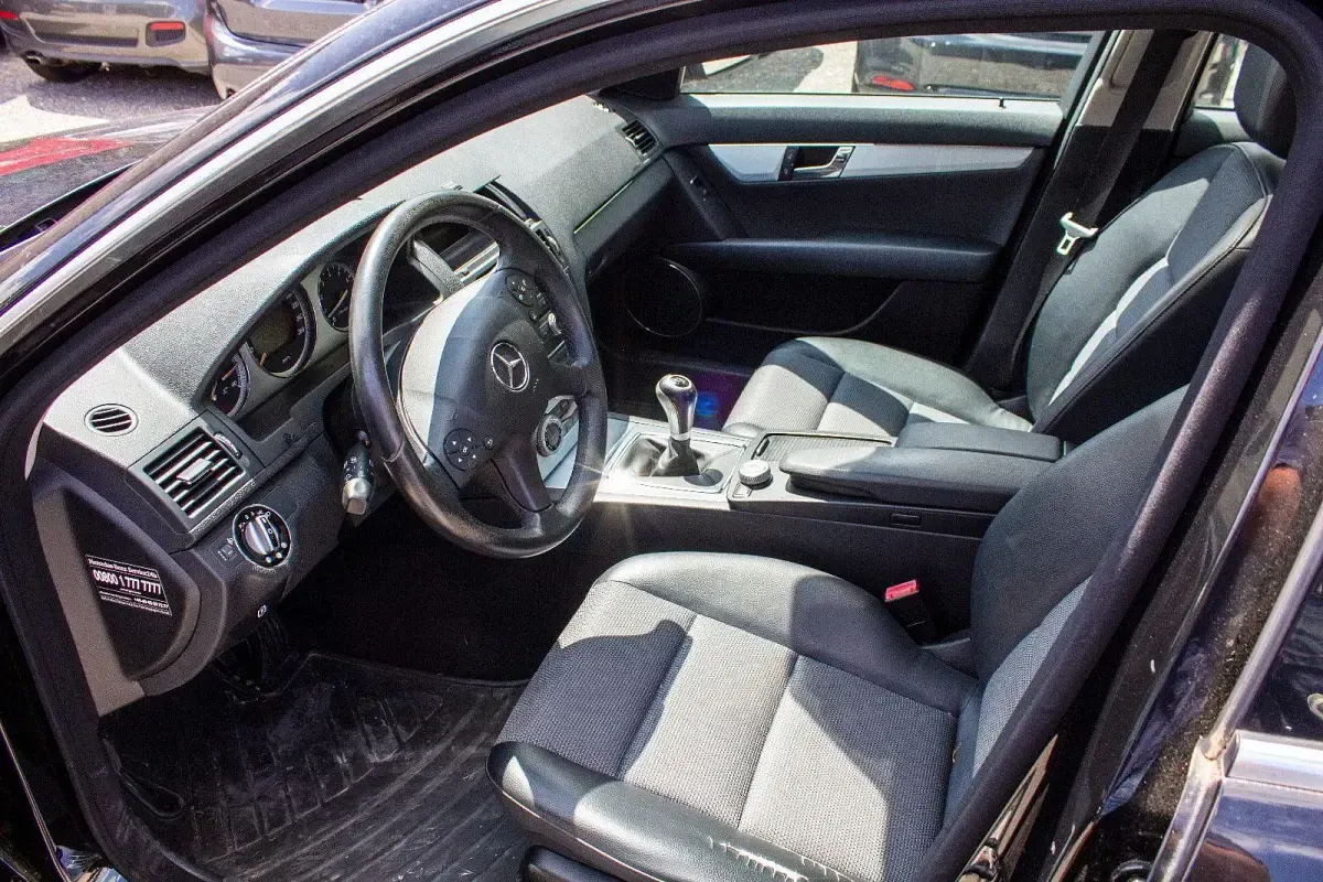 Gebraucht Mercedes C180 156 PS (114 kW) 2008 Schwarz Limousine