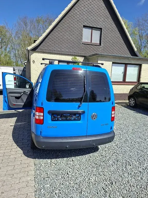 Second-hand VW Caddy 140 CP (102 kW) 2011 Albastru Monovolum