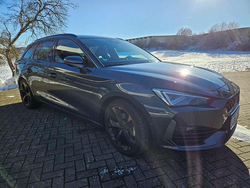 "magnetic tech" Gebraucht 2024 Cupra Leon Kombi | 28.990 € (Fairer Preis) - Bild 1/4