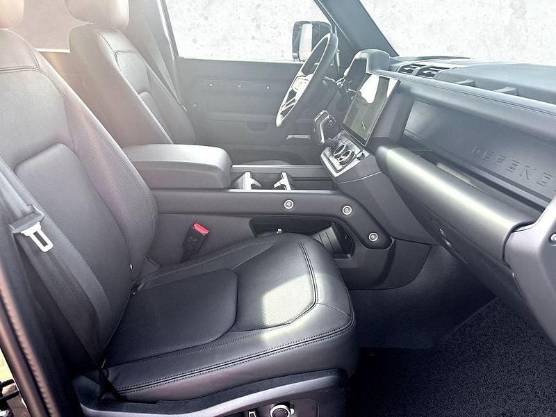 Neu Land Rover Defender HSE Dynamic 349 PS (256 kW) 2026 Schwarz SUV