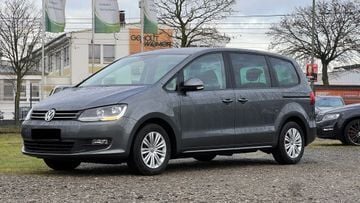 Grau indiumgrau metallic Gebraucht 2018 VW Sharan Trendline Van / Kleinbus | 15.890 € (Superpreis) - Bild 1/4