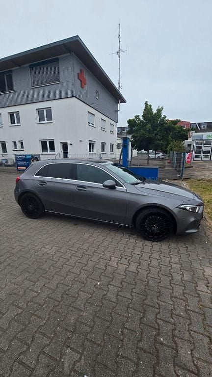 Gebraucht Mercedes A250 224 PS (164 kW) 2018 Grau Limousine