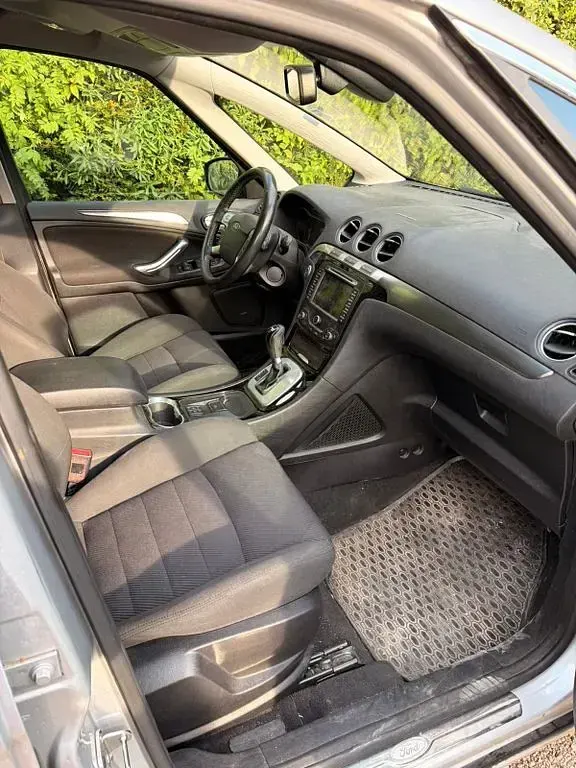 Gebraucht Ford S-MAX Titanium 163 PS (119 kW) 2013 Silber Van / Kleinbus
