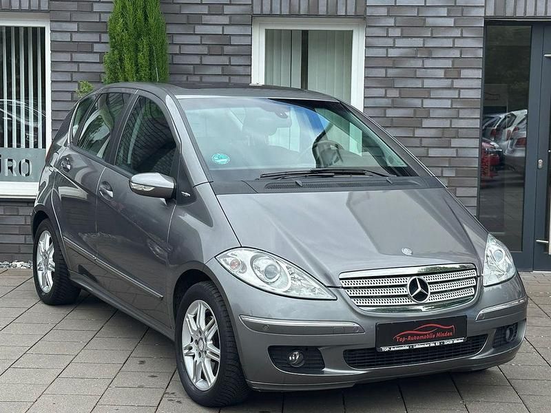 Grau Gebraucht 2008 Mercedes A180 Avantgarde Limousine | 7.200 € (Etwas zu teuer) - Bild 1/4