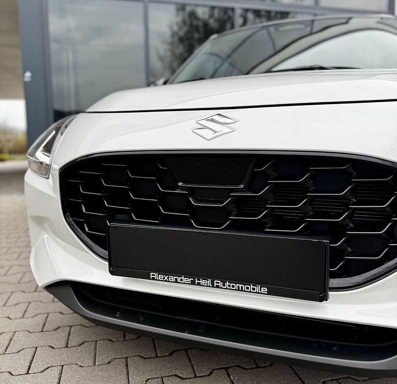 Gebraucht Suzuki Swift 83 PS (61 kW) 2025 Weiß Kleinwagen