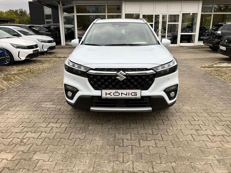 Weiß Gebraucht 2024 Suzuki SX4 Comfort SUV | 23.797 € (Teuer) - Bild 1/4