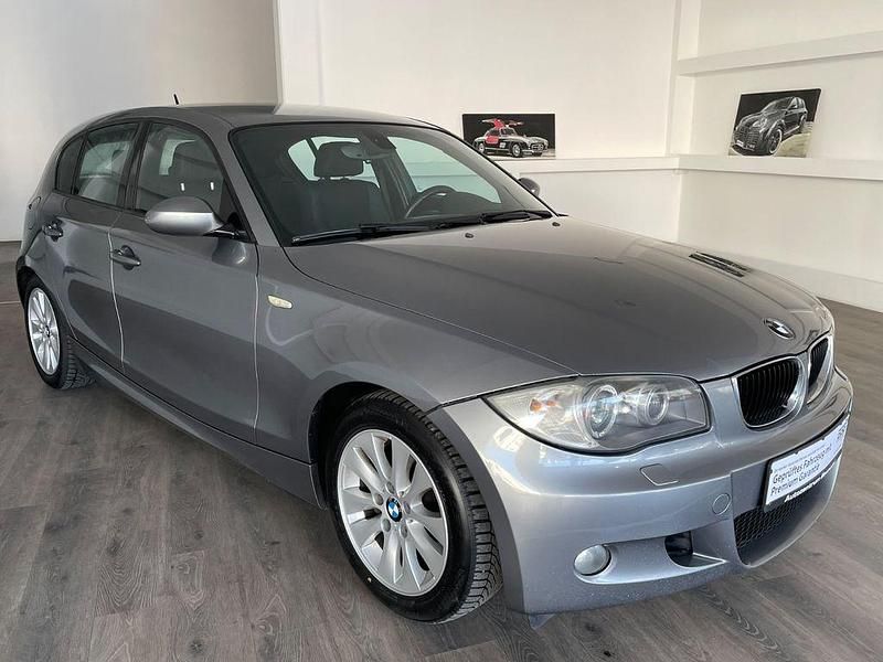 Grau Gebraucht 2009 BMW 118 M Sport Kleinwagen | 4.990 € (Fairer Preis) - Bild 1/4