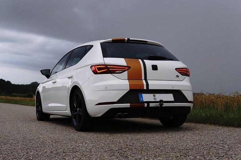 Weiß Gebraucht 2017 Seat Leon FR Limousine | 15.999 € (Teuer) - Bild 1/4