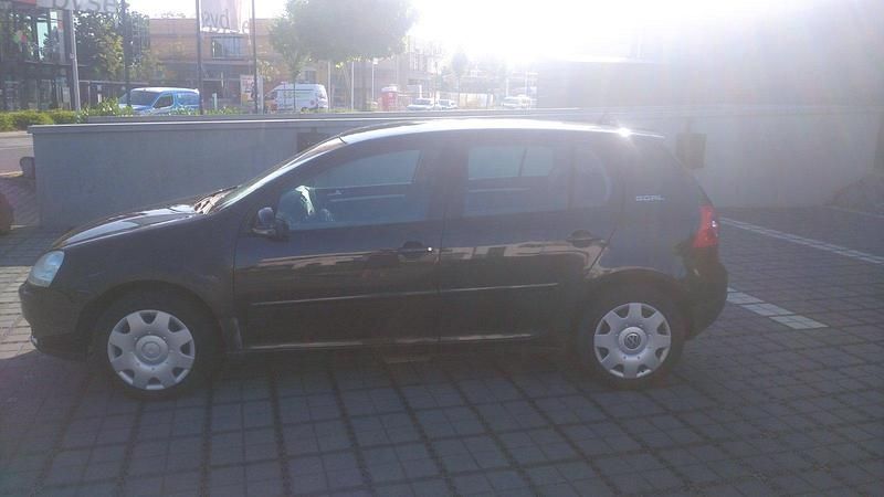 Schwarz Gebraucht 2006 VW Golf V Goal Limousine | 499 € (Superpreis) - Bild 1/4