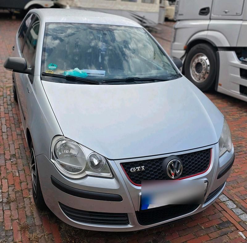 Grau Gebraucht 2005 VW Polo Kleinwagen | 2.200 € (Etwas zu teuer) - Bild 1/4