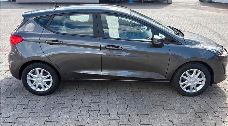Gebraucht Ford Fiesta 71 PS (52 kW) 2018 Grau Kleinwagen