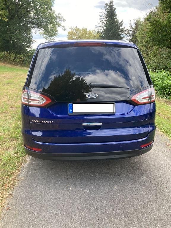 Używany Ford Galaxy Titanium 179 KM (131 kW) 2017 Niebieski Minivan