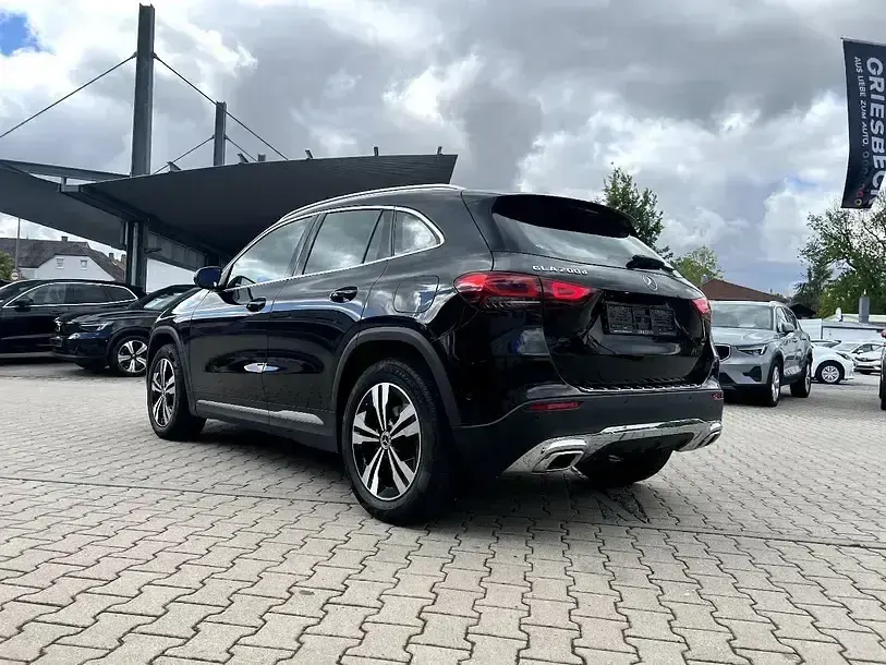 Gebraucht Mercedes GLA200 Progressive 150 PS (110 kW) 2020 Nachtschwarz SUV