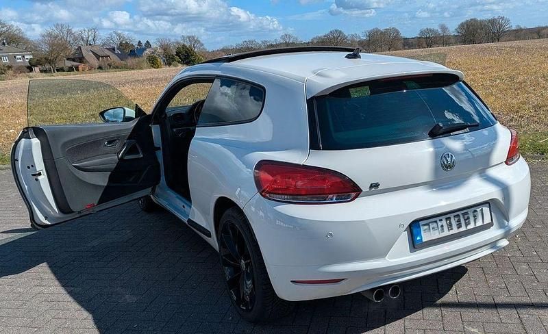 Usata VW Scirocco 200 CV (147 kW) 2009 Bianco Coupé