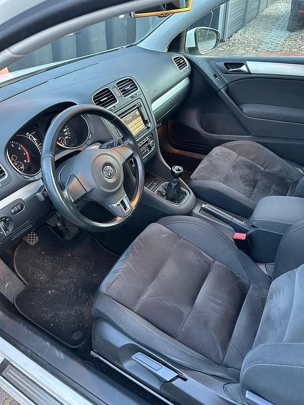 Gebraucht VW Golf VII 120 PS (88 kW) 2017 Weiß Kleinwagen