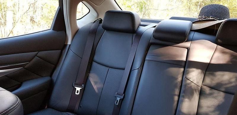 Gebraucht Infiniti Q70 Premium 170 PS (125 kW) 2017 Schwarz Limousine