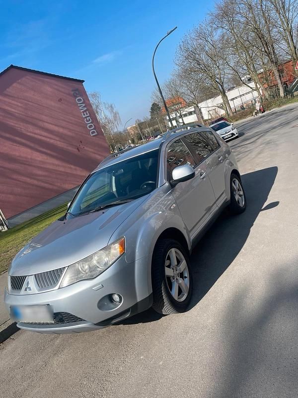 Gebraucht Mitsubishi Outlander 170 PS (125 kW) 2009 Grau SUV