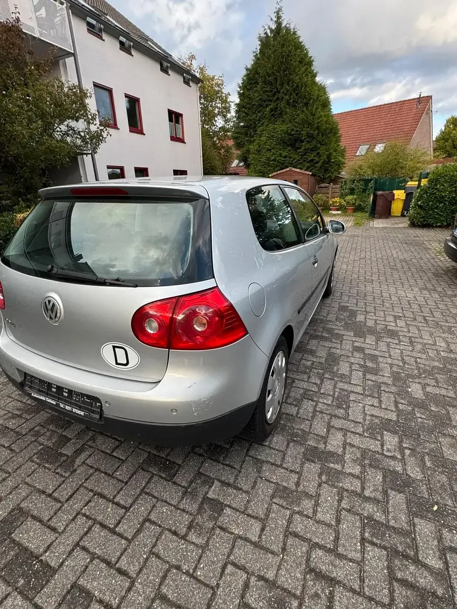 Gebraucht VW Golf V 75 PS (55 kW) 2005 Grau Kleinwagen