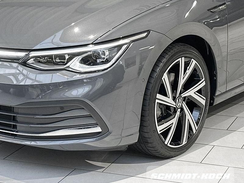 Gebraucht VW Golf VIII Style 190 PS (139 kW) 2022 Grau Limousine