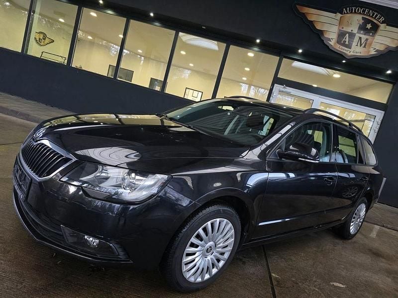 Gebraucht Skoda Superb Active 130 PS (95 kW) 2014 Schwarz Kombi