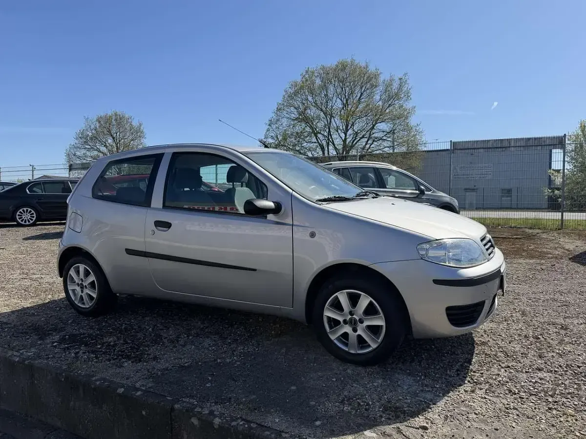 Gebraucht Fiat Punto Active 60 PS (44 kW) 2003 Silber Kleinwagen
