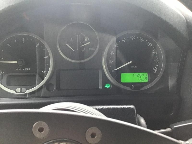 Gebraucht Land Rover Defender 122 PS (89 kW) 2012 Silber Van