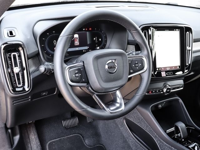 Gebraucht Volvo XC40 Plus 197 PS (144 kW) 2023 Schwarz SUV