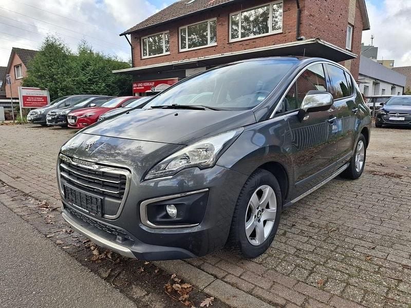 Grau Gebraucht 2015 Peugeot 3008 Allure Van / Kleinbus | 6.990 € (Guter Preis) - Bild 1/4