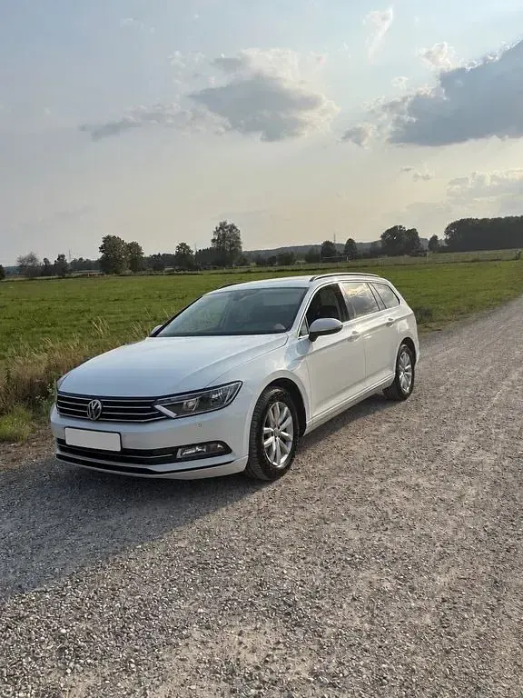 Gebraucht VW Passat 120 PS (88 kW) 2019 Weiß Kombi
