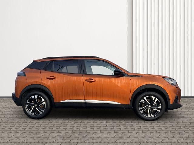 Gebraucht Peugeot e-2008 Allure 100 kW (136 PS) 2022 Orange fusion metallic SUV