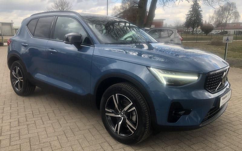 Gebraucht Volvo XC40 Plus 197 PS (144 kW) 2025 Blau SUV