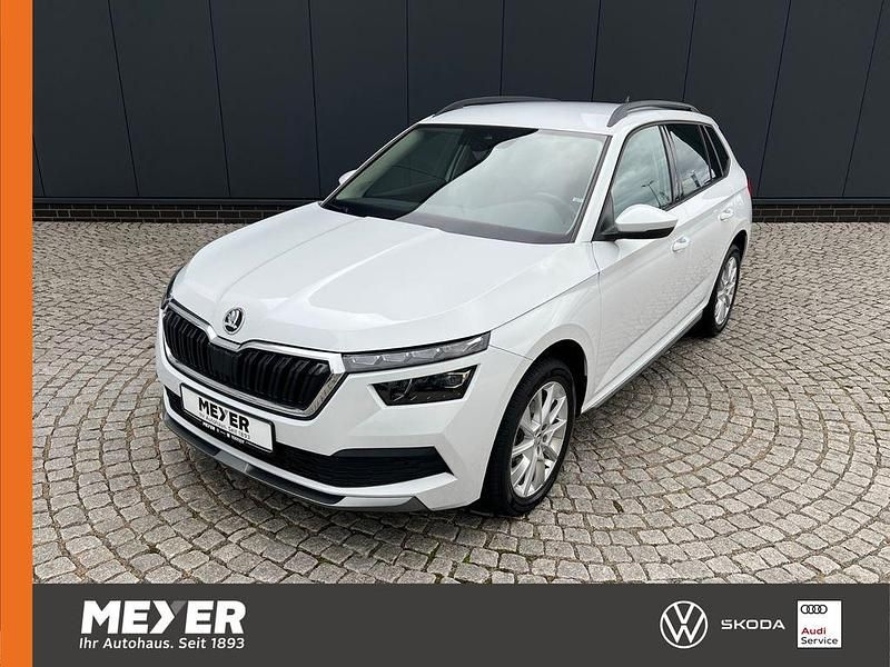 Moonweiss metallic Gebraucht 2022 Skoda Kamiq Style SUV | 23.890 € (Fairer Preis) - Bild 1/4