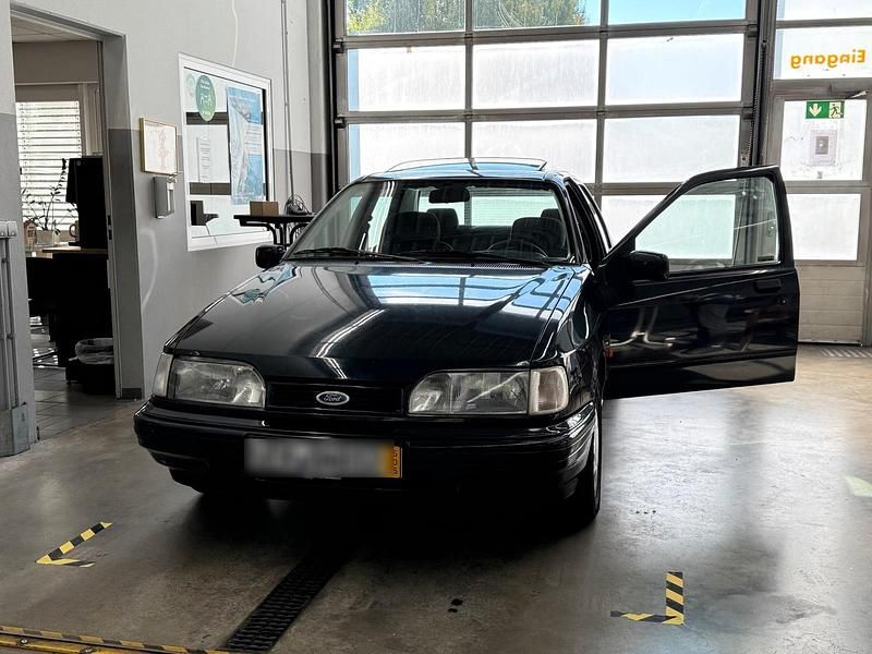 Blau Gebraucht 1993 Ford Sierra Limousine | 6.800 € - Bild 1/4