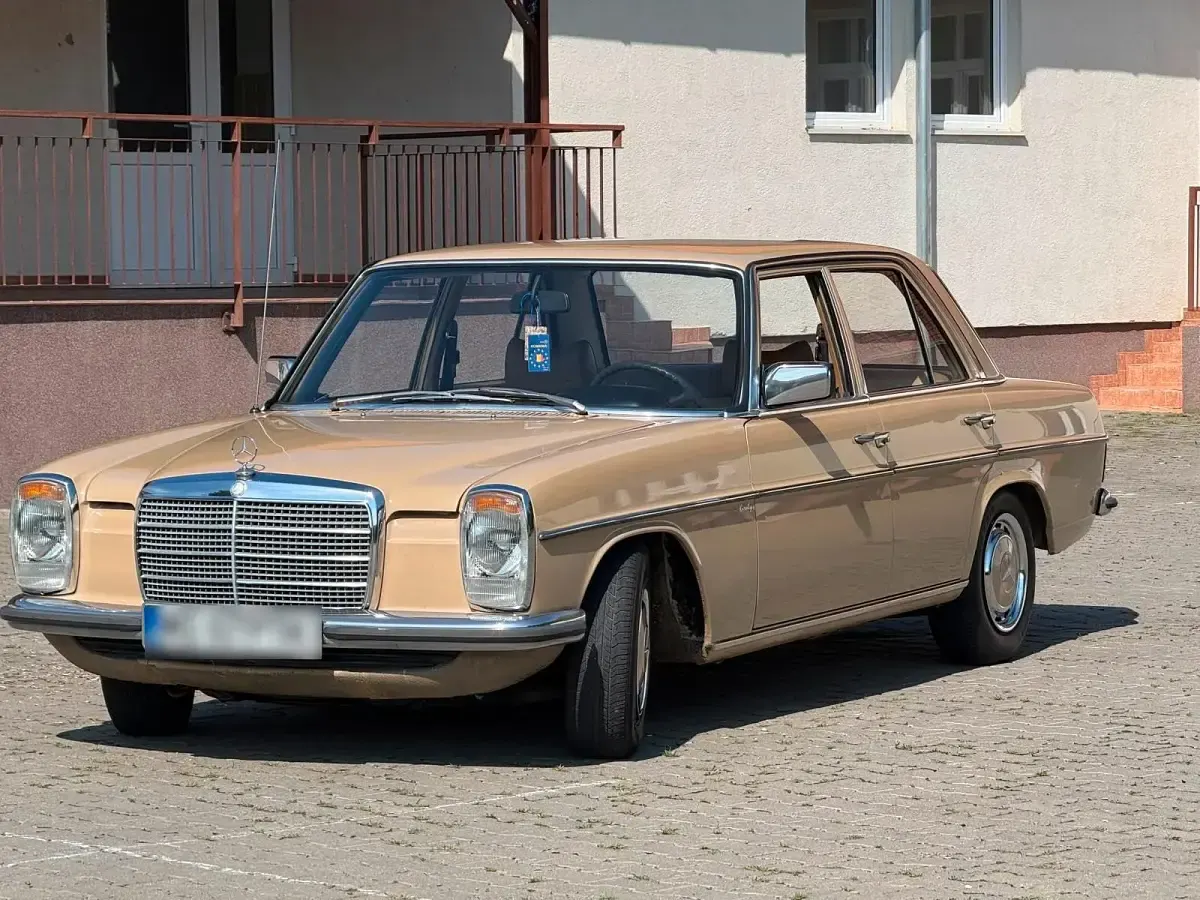 Gebraucht Mercedes W115 95 PS (69 kW) 1974 Beige Limousine
