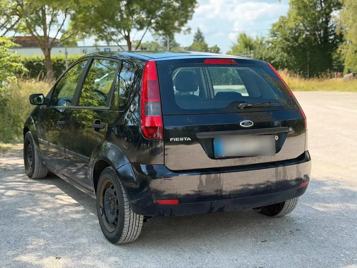 Gebraucht Ford Fiesta 80 PS (58 kW) 2004 Blau Kleinwagen