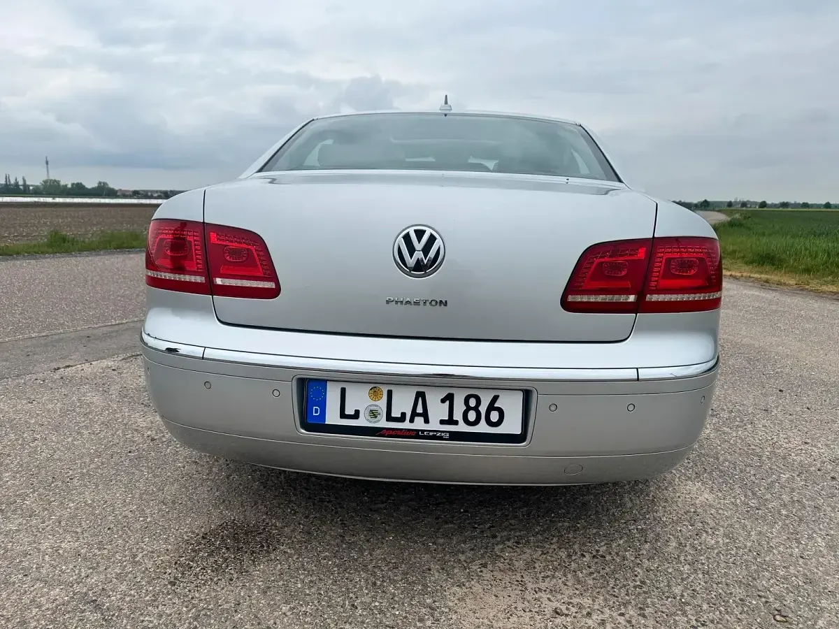Usata VW Phaeton 240 CV (176 kW) 2010 Argento Berlina