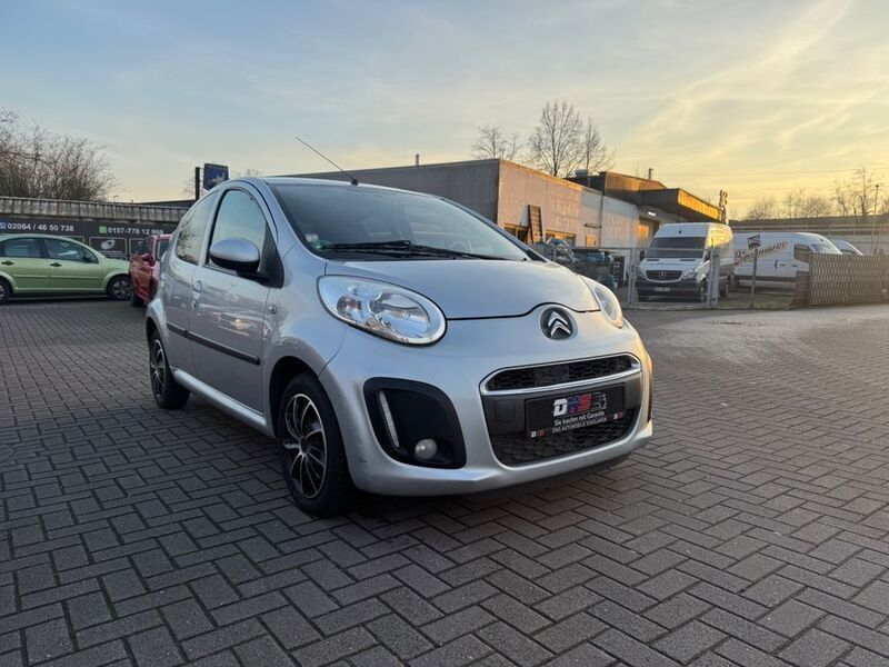 Grau Gebraucht 2013 Citroën C1 SELECTION Kleinwagen | 4.100 € (Fairer Preis) - Bild 1/4