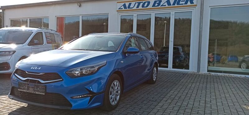 Blau Gebraucht 2023 Kia Ceed Vision Kombi | 19.500 € (Superpreis) - Bild 1/4