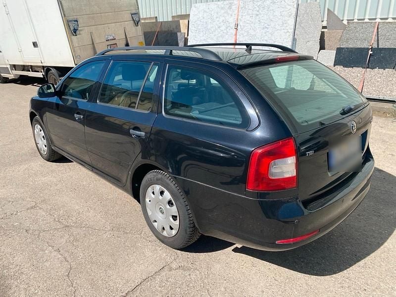 Gebraucht Skoda Octavia 90 PS (66 kW) 2013 Schwarz Kombi